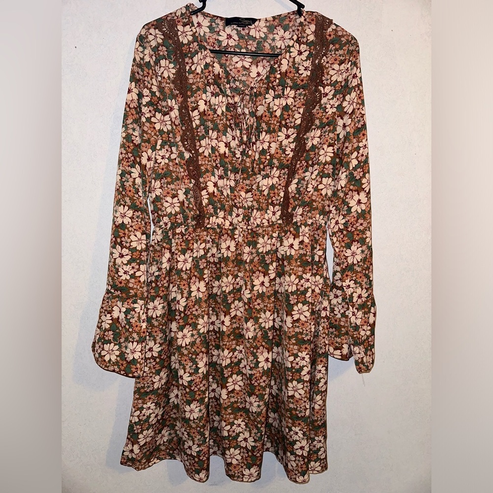 Long Sleeve Floral Suzanne Betro Dress